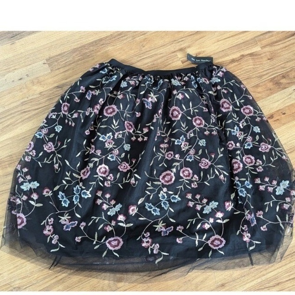 Floral‎ Embroidered Tulle Skirt  Black XL